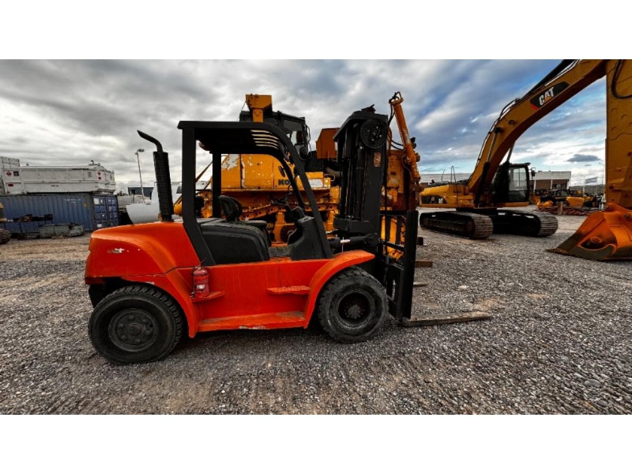 Autoelevador Goodsense Diesel - 7 Toneladas - Torre Triple - 4.5m - Desplazadores - 2011