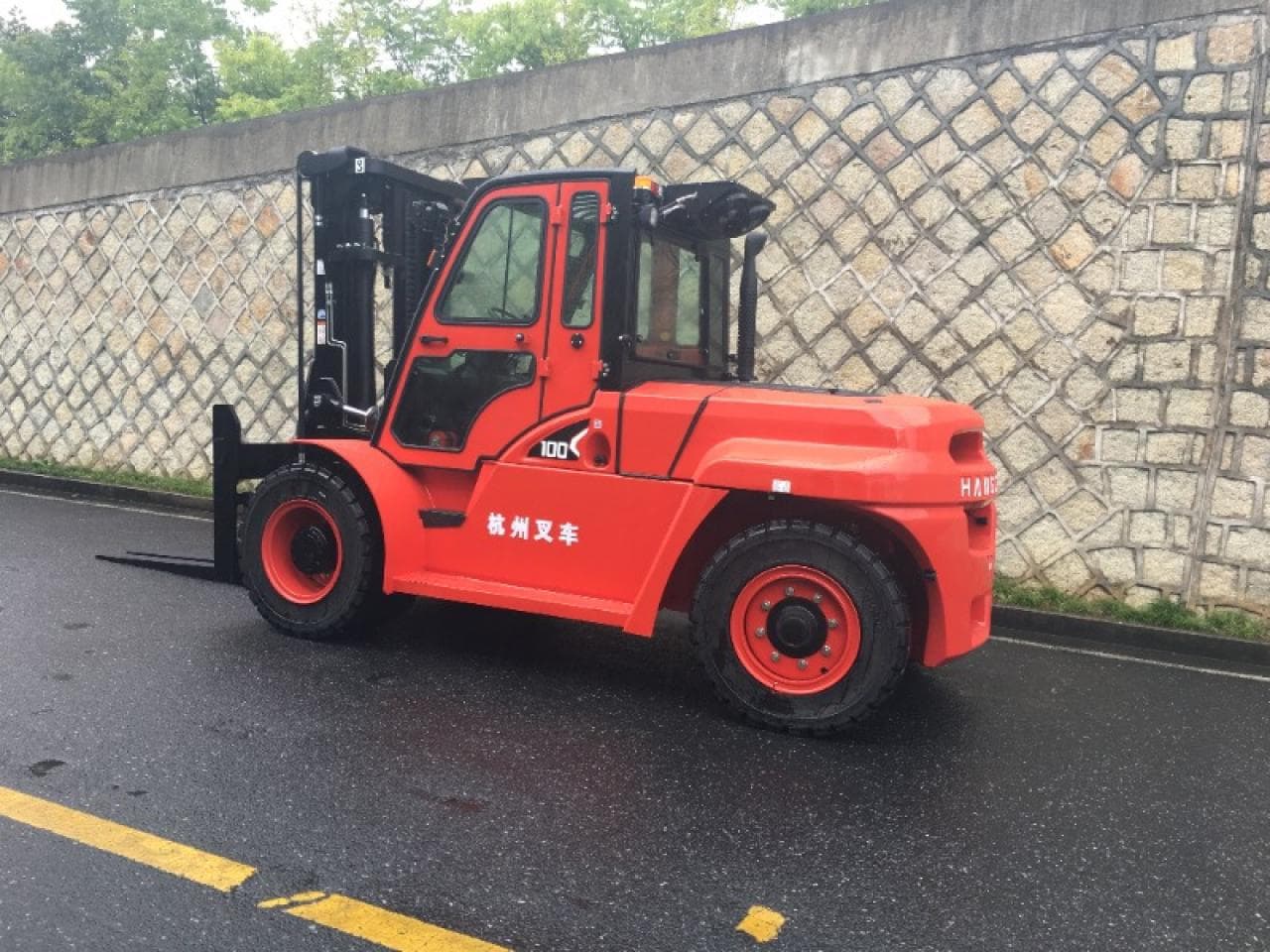 Autoelevador Hangcha Diesel 10 Toneladas - Torre Doble 4m - Motor Isuzu 130 Hp - Desplazador Lateral - 2022