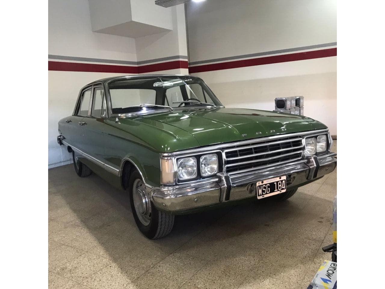 Ford Falcon Deluxe 188 - 74
