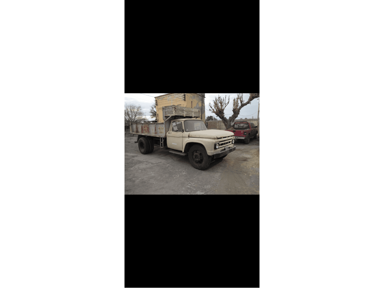 Ford 600 Con Volquete Listo Para Transferir