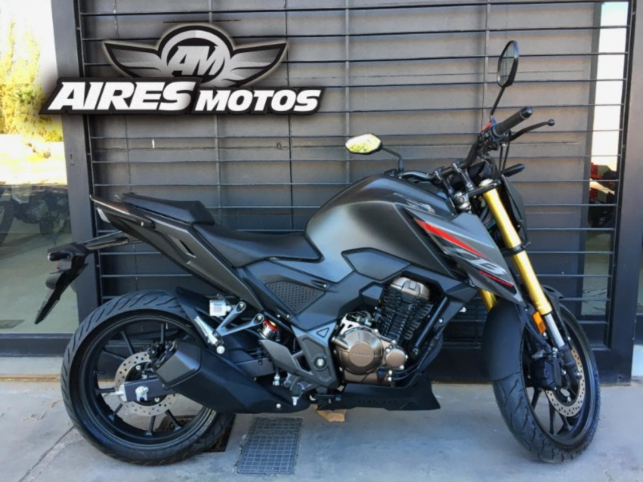 Honda Cb 300 Modelo 0km *** Aires Motos *** Financiación Con Dni / Tarjetas De Crédito 24 Meses / Permutas.