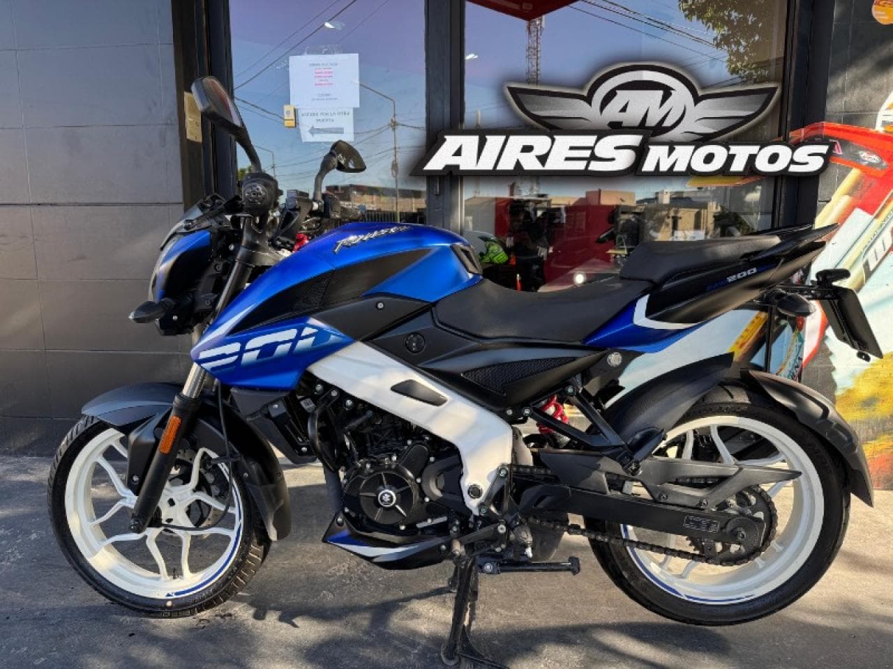 Bajaj Rouser Ns 200 Modelo 2023 *** Aires Motos *** Financiación Con Dni / Tarjetas De Crédito  / Permutas...