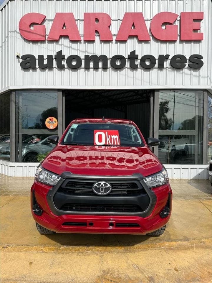 Toyota Hilux Sr 4x2 At