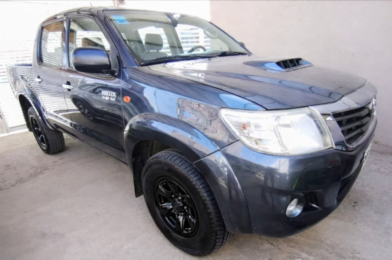 Toyota Hilux Sr 4x4 3.0 única Mano