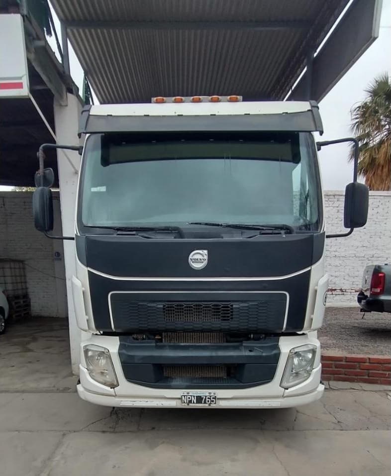 Camión Volvo Vm210  2014