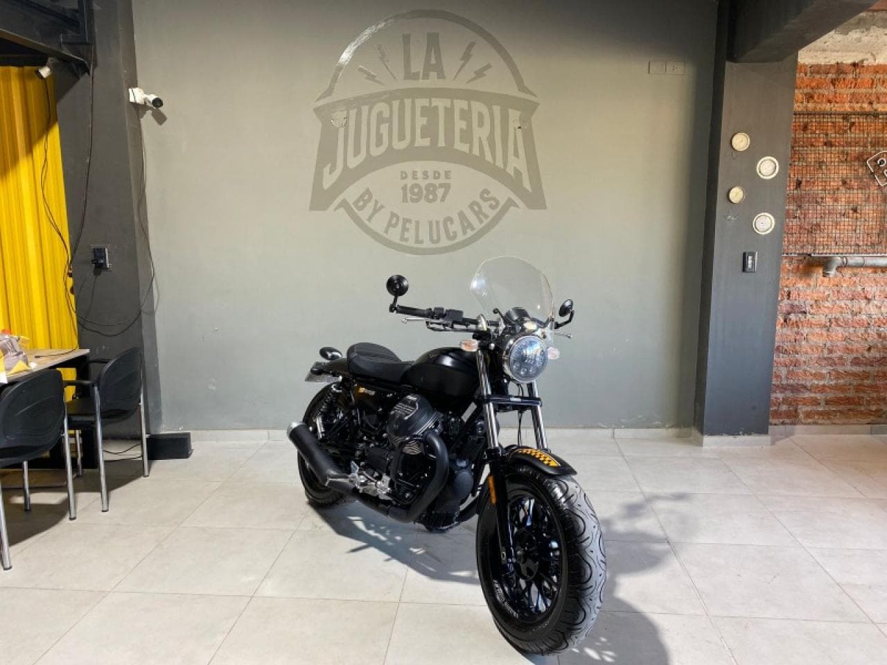Moto Guzzi V9 Bobber 2017