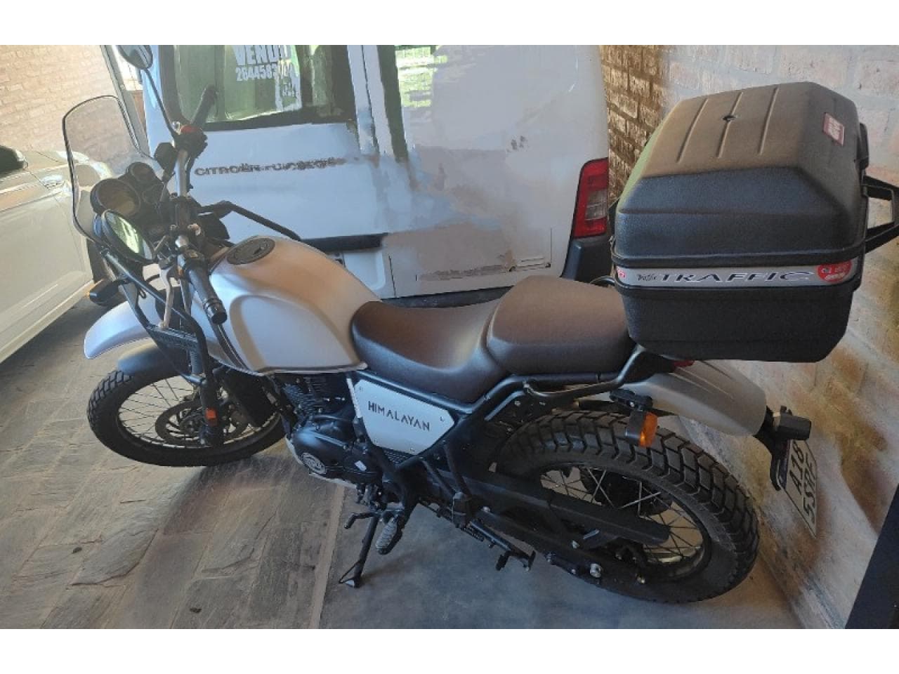 Himalayan 411 Impecable