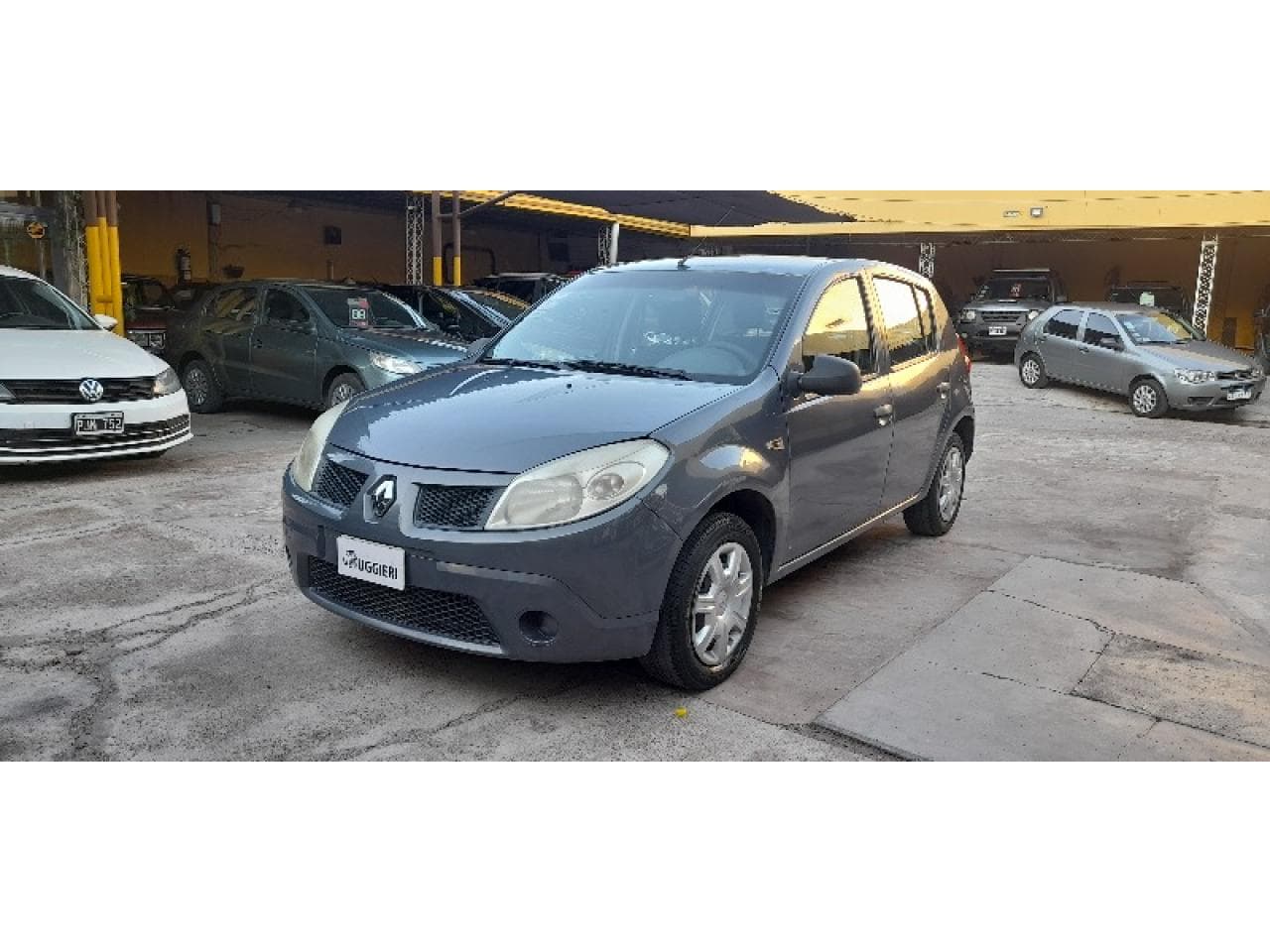 Renault Sandero Pack 1.6 8v.  Año 2010. Segunda Mano. Con Gnc De 5ta