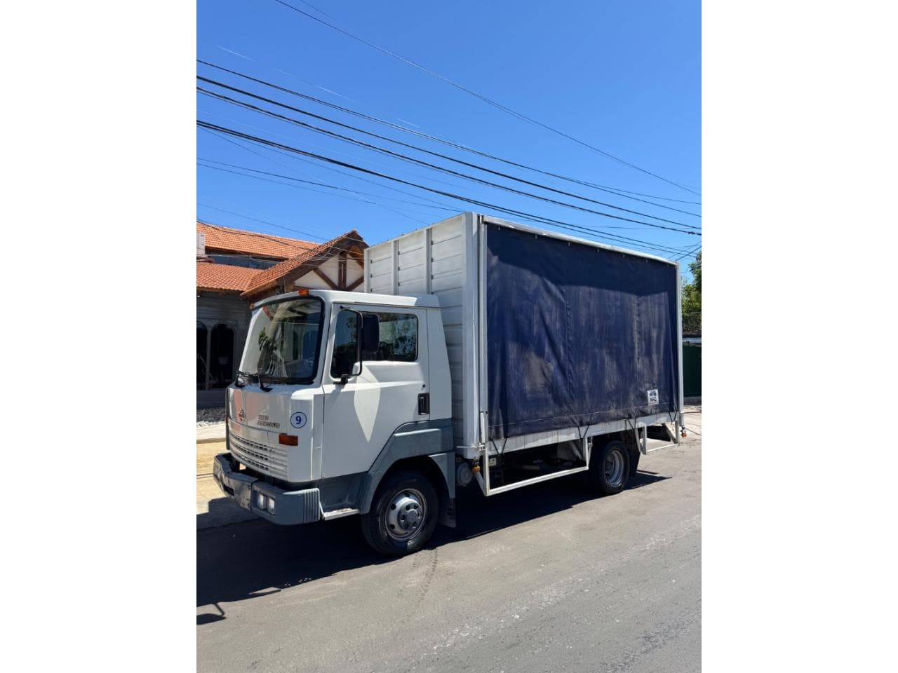 Camion Nissan Eco T 100