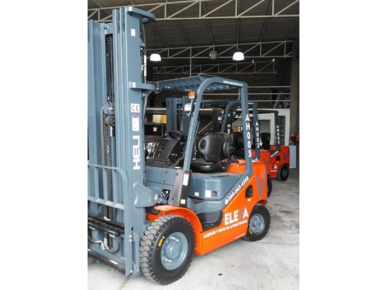 Venta Autoelevador Heli 2.5 Tn Torre Triple Conteinera 4.7mts Motor Mitsubishi Diesel. Entrega Inmediata