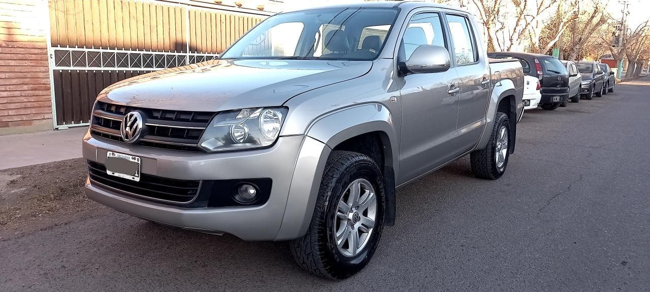 Volkswagen Amarok Highline A/t  4x4 2012. Cuero 8v