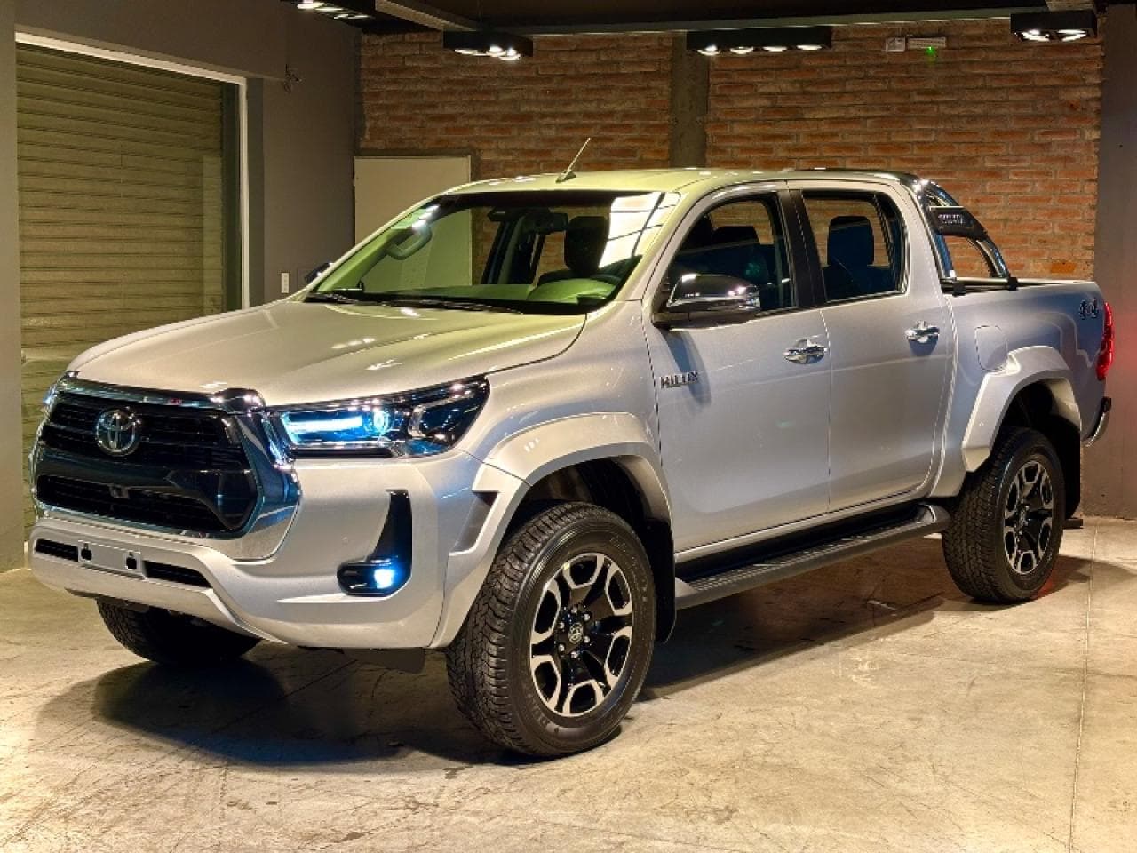 Toyota Hilux Srx 4x4 At 0km