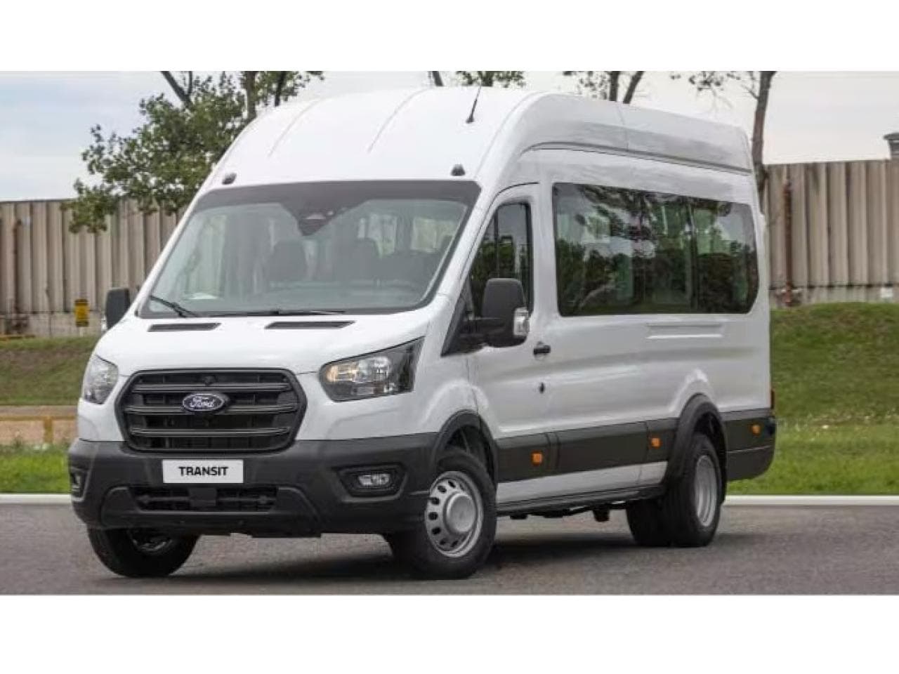 Ford Transit Minibus 17+1 At 2025