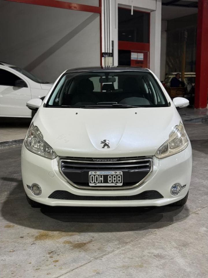Peugeot 208 Allure 2015 Impecable Con 76.000km único Dueño