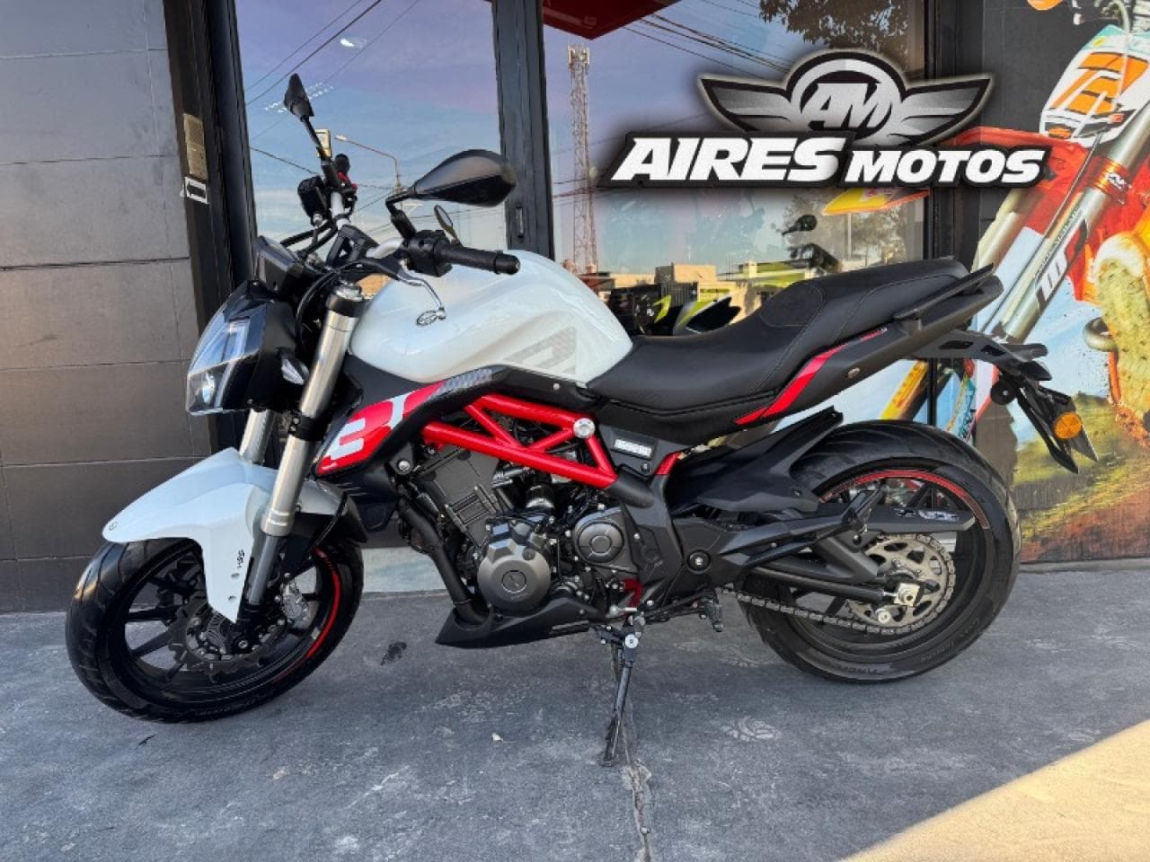 Benelli 302 S / 2024 *** Aires Motos *** Financiación Con Dni / Tarjetas De Crédito 12 Meses / Permutas...