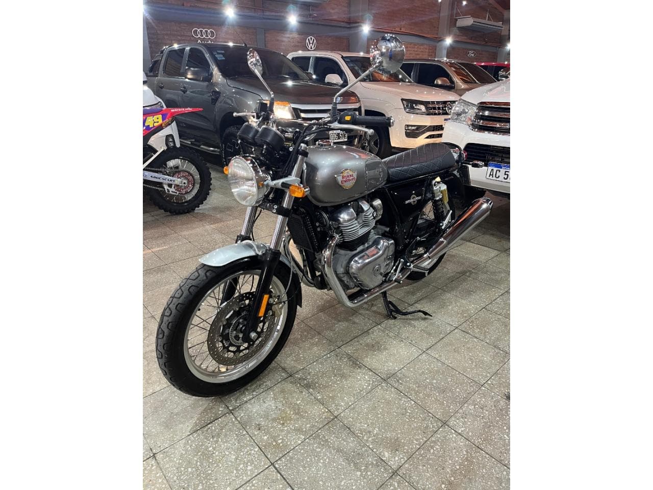 Royal Enfield Interceptor 800km