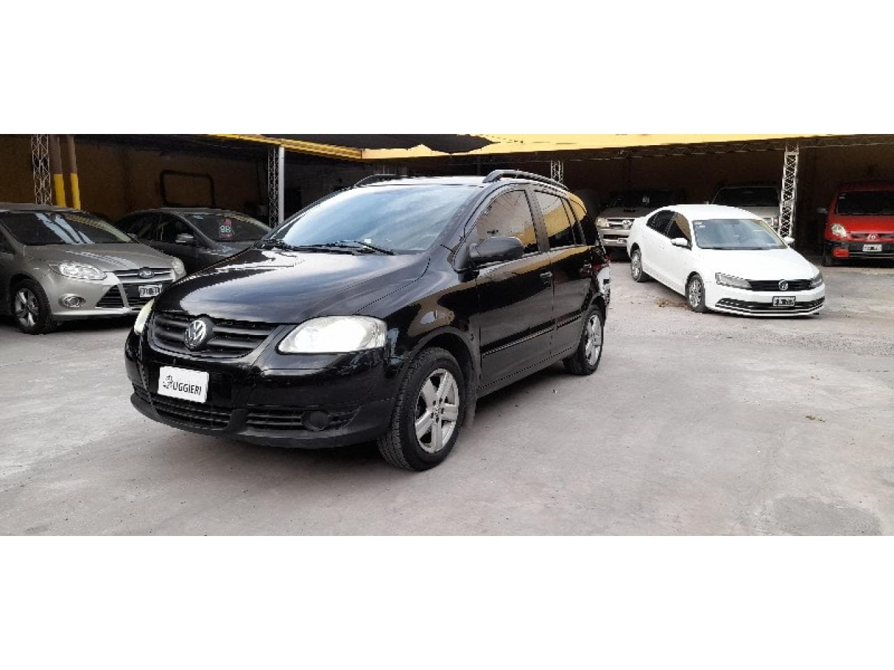 Volkswagen Suran 1.6 Confortline Año 2009 Con Gnc De 5ta.
