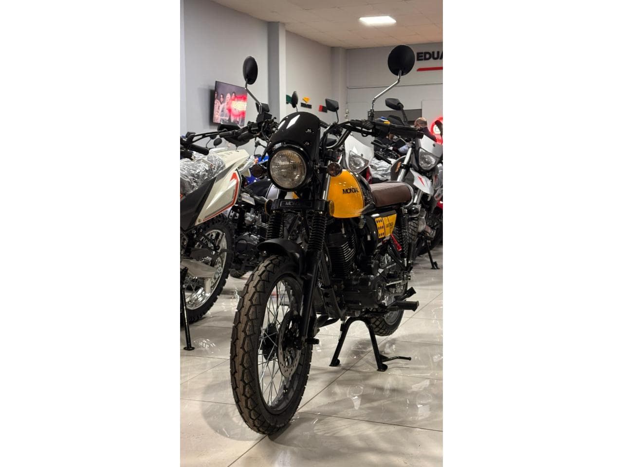 Oferta Mondial Café Racer W 150 - 0km