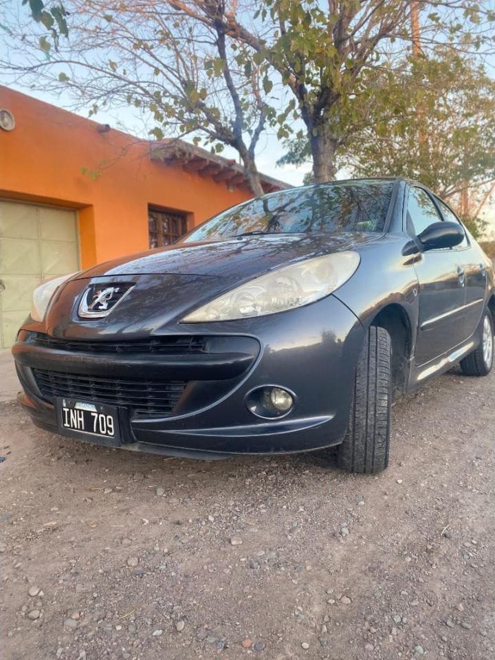 Peugeot 207 Compact 2010