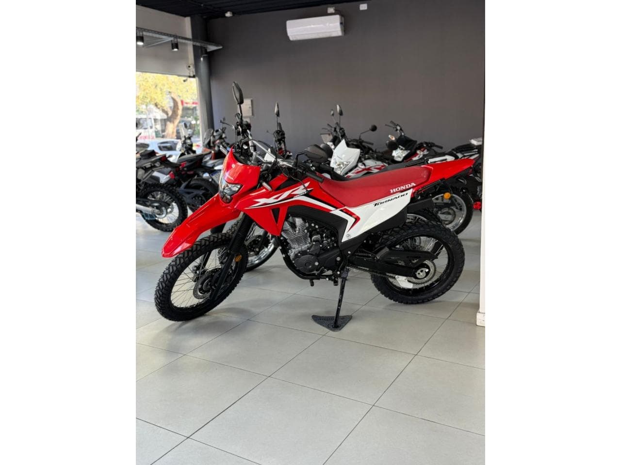 Honda Xr 300 L 0km 2026  Precio Incluye Patentamiento Y Casco De Regalo