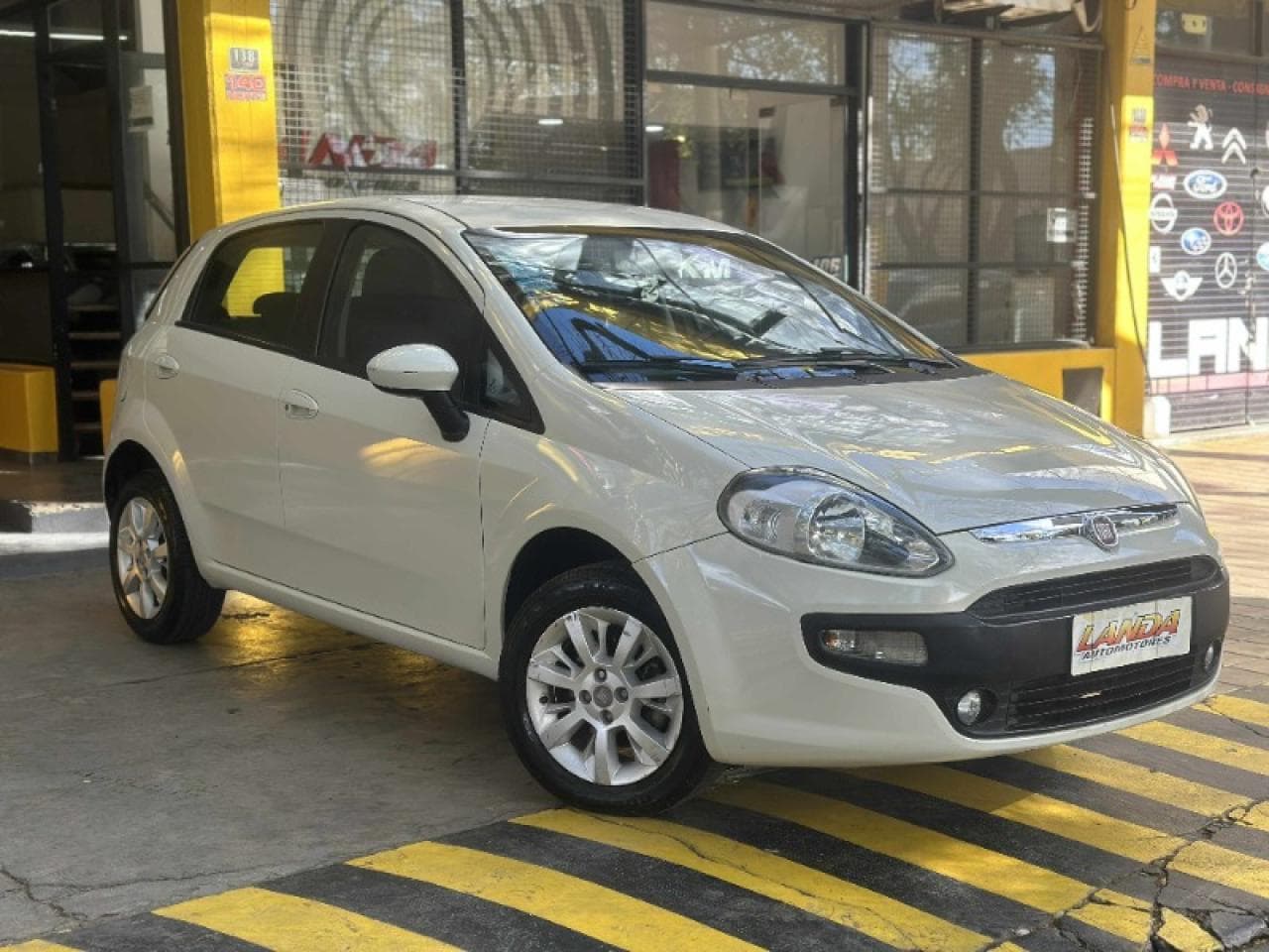 🚗fiat Punto 1.4 |🔢138.000km |📅2013 |🏛️retiras Con $6.950.000
