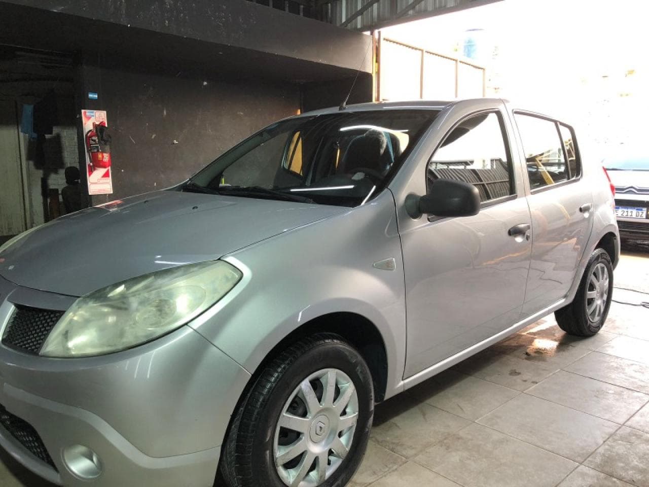 Renault Sandero 2011 única Mano