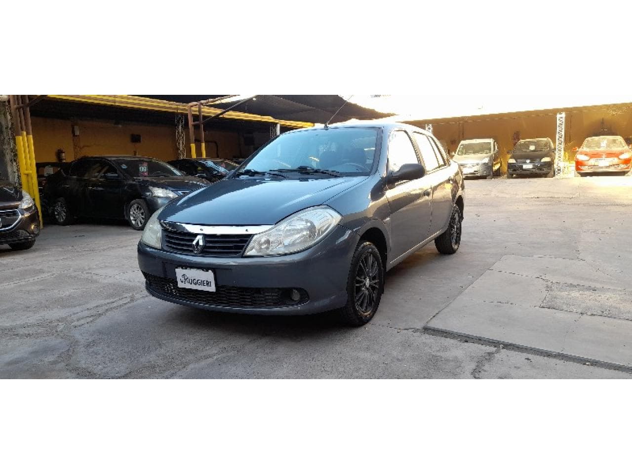 Renault Symbol Confort 1.6  16v. Nafta/gnc De 5ta Generacion. Año 2009