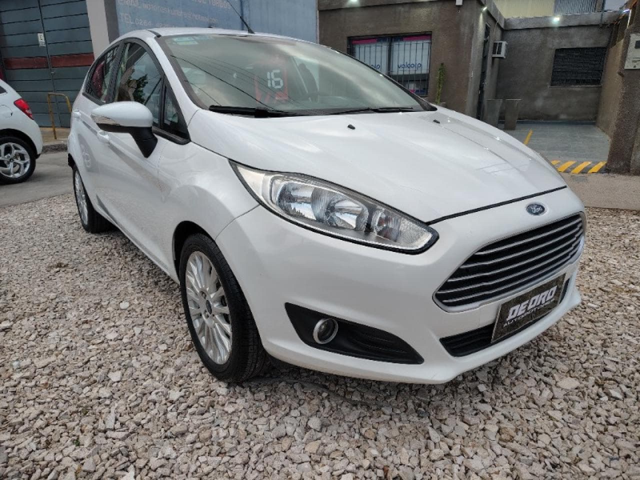 Ford Fiesta Kinetic Design, 1.6 Se A/t. Año 2016.