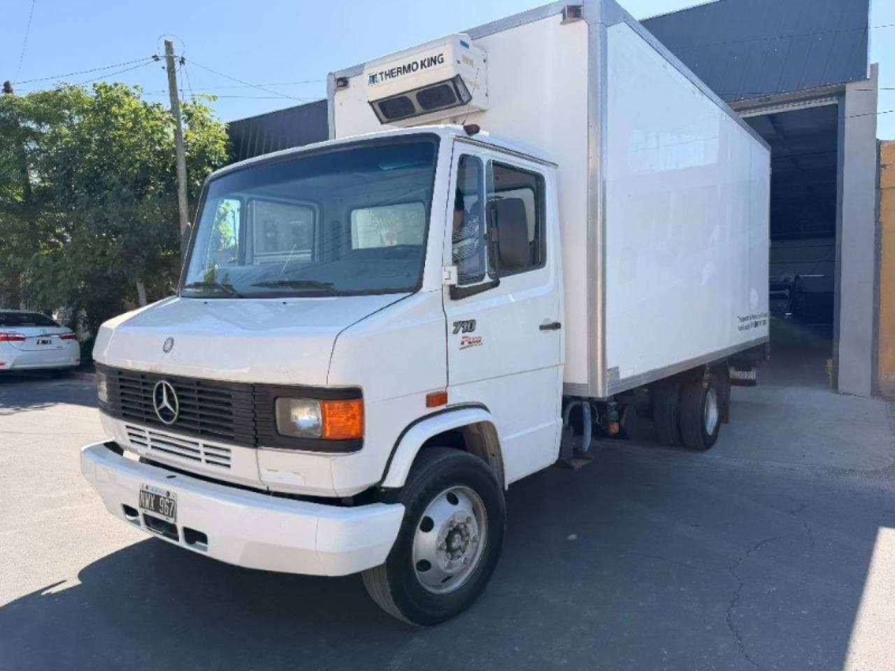 Mercedes Benz 710 Con Equipo De Frio 2015 Con 100 Mil Km Inmaculado