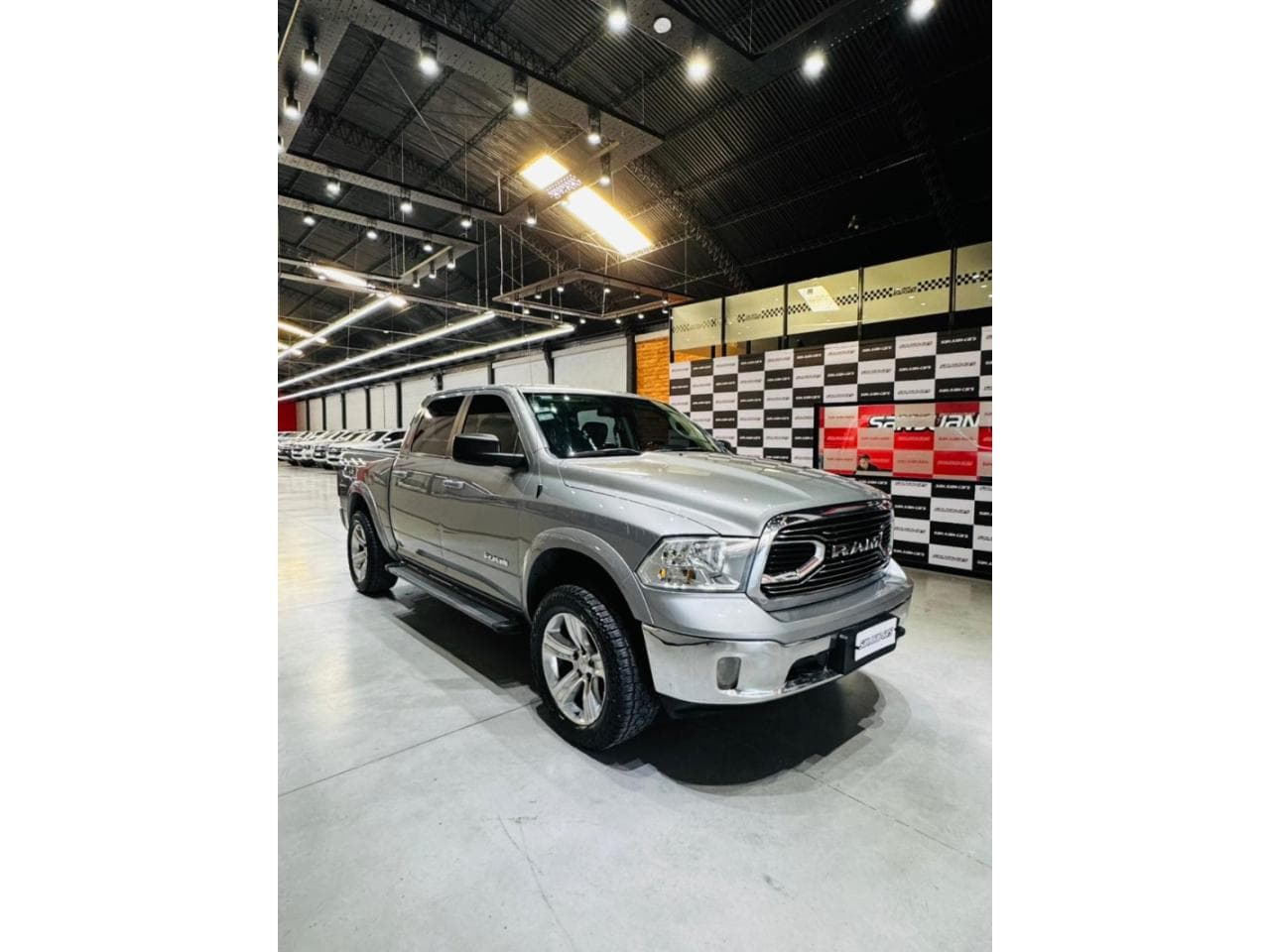 Dodge Ram Laramie 5.7 L V8 4x4 Año 2020