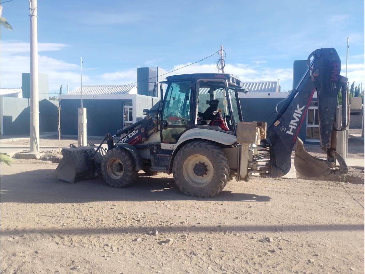 Permuto Retroexcavadora Hmk 102b Primera Mano