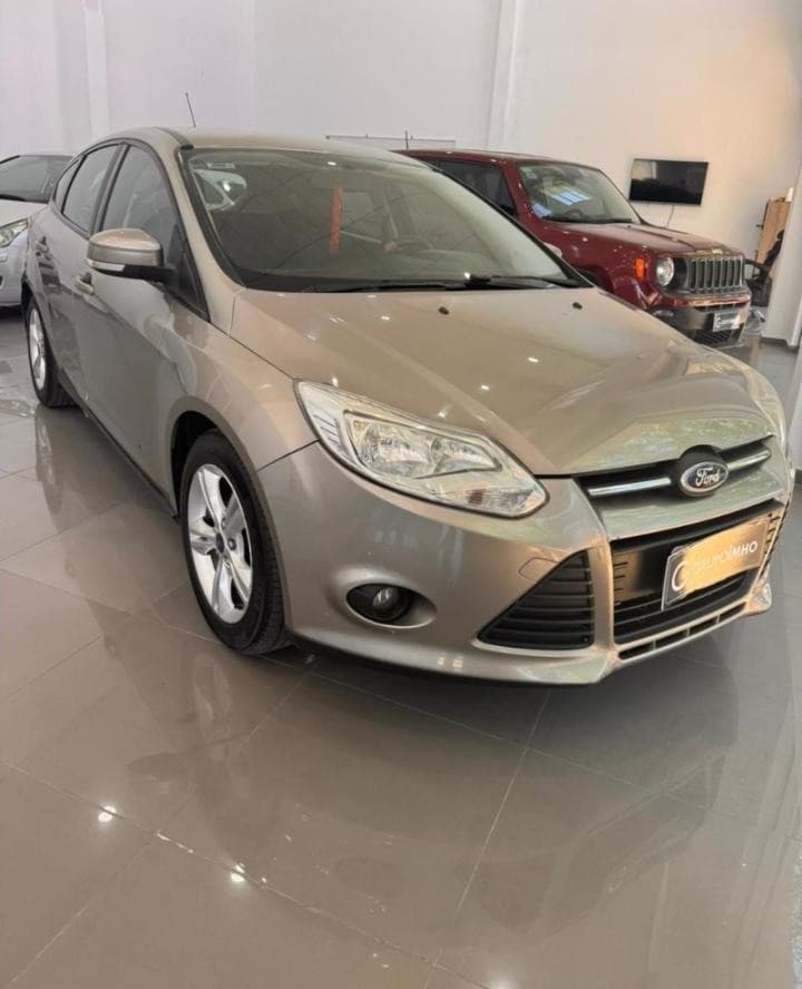 Ford Focus 5p S 2015