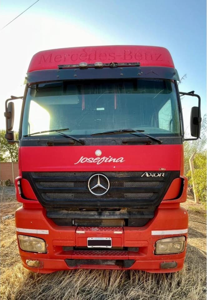 Mercedes Benz Axor 2035 + Semirremolque Maldonado
