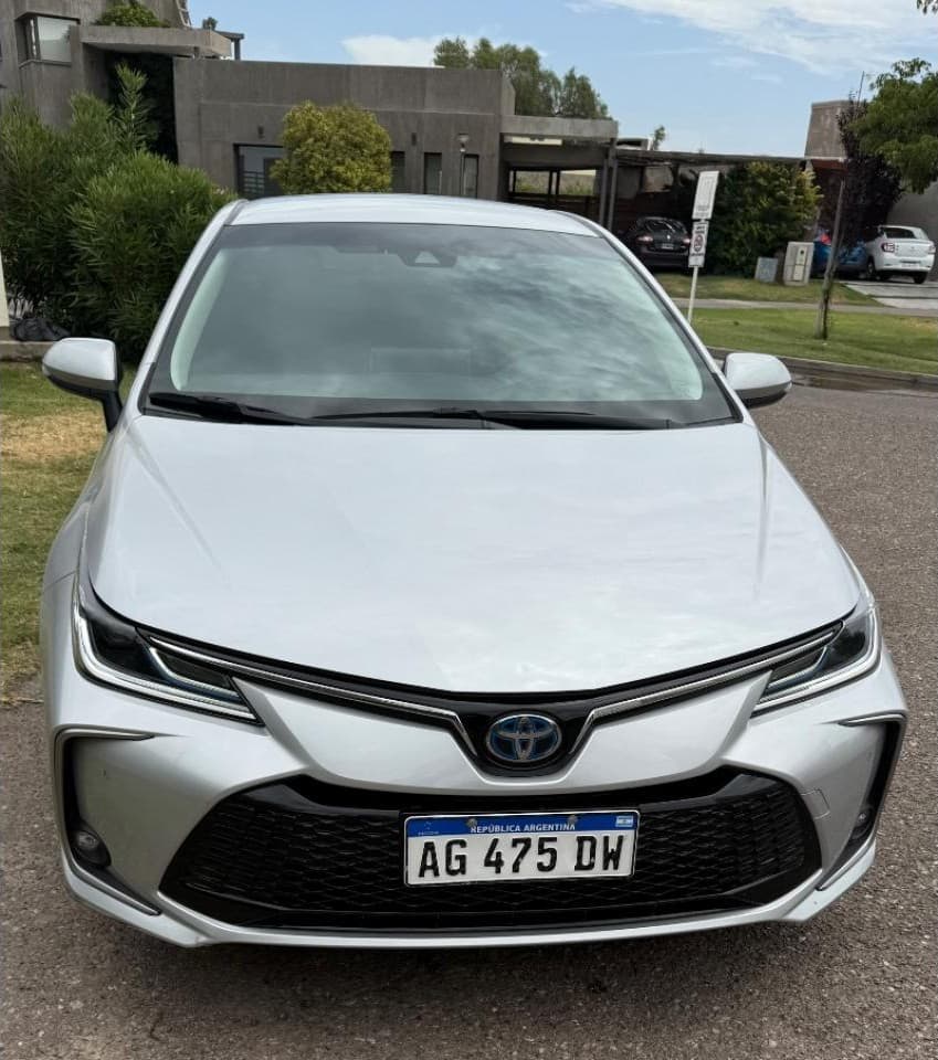 Toyota Corolla Seg Híbrido, 2024 Impecable