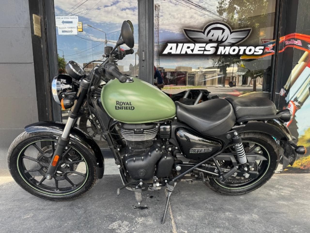 Royal Enfield Meteor 350 /2023 *** Aires Motos *** Financiacion Con Dni / Tarjeta De Credito 24 Meses / Permutas.
