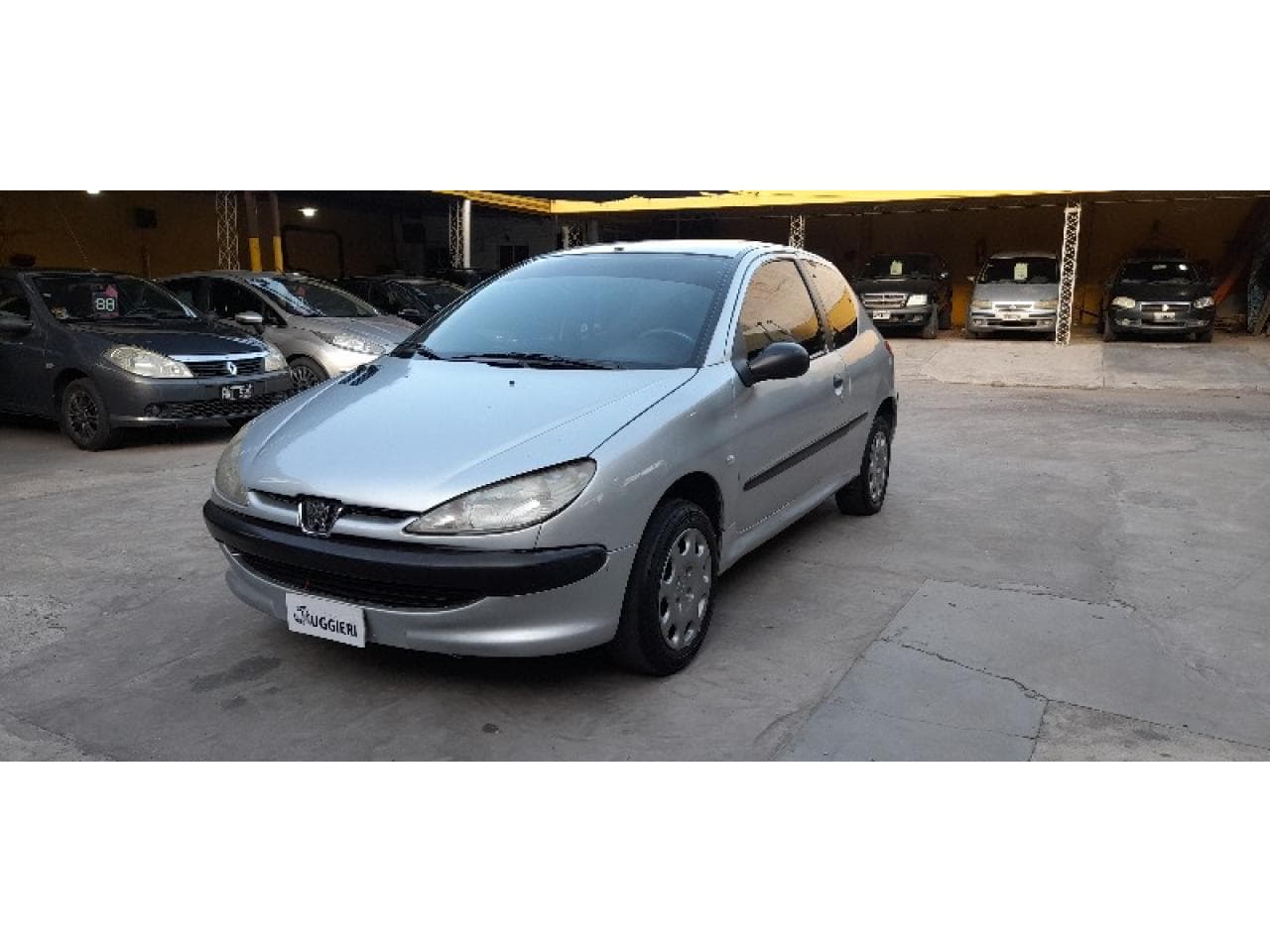 Peugeot 206 Xr 1.6 3p.  Año 2000.