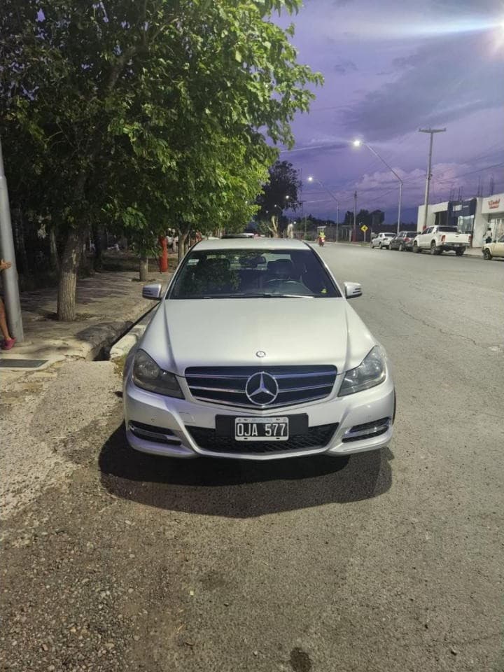 Mercedes Benz C200 2014 Blue Efficiency
