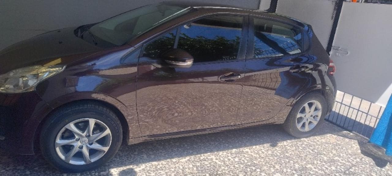 Peugeot 208 Allure 2013