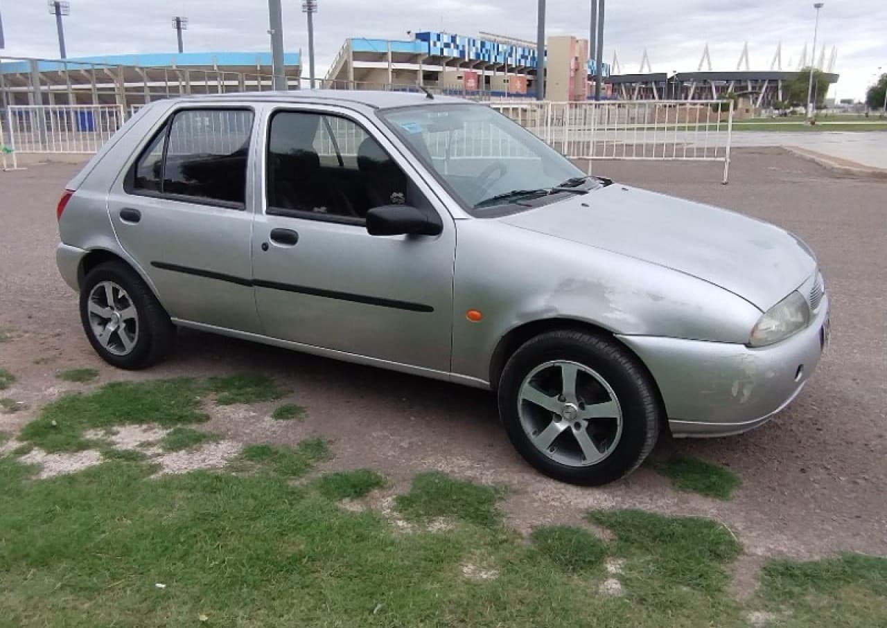 Ford Fiesta Clx 1.3 1999 Naftero Full