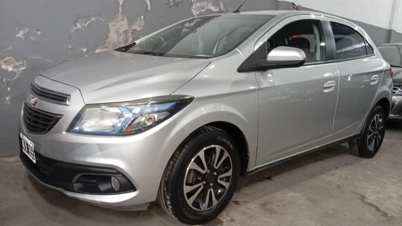 Chevrolet Onix Ltz Financio. Permuto. Tarjetas