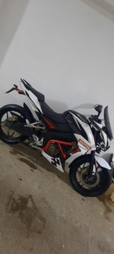 Bajaj Rowser Ns 200