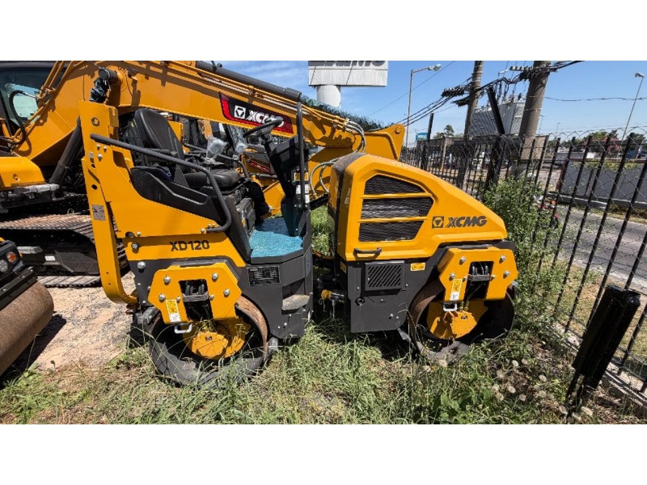 Compactador Vibratorio Xcmg Modelo Xd120 2.900 Kg  - Kubota 35 Hp