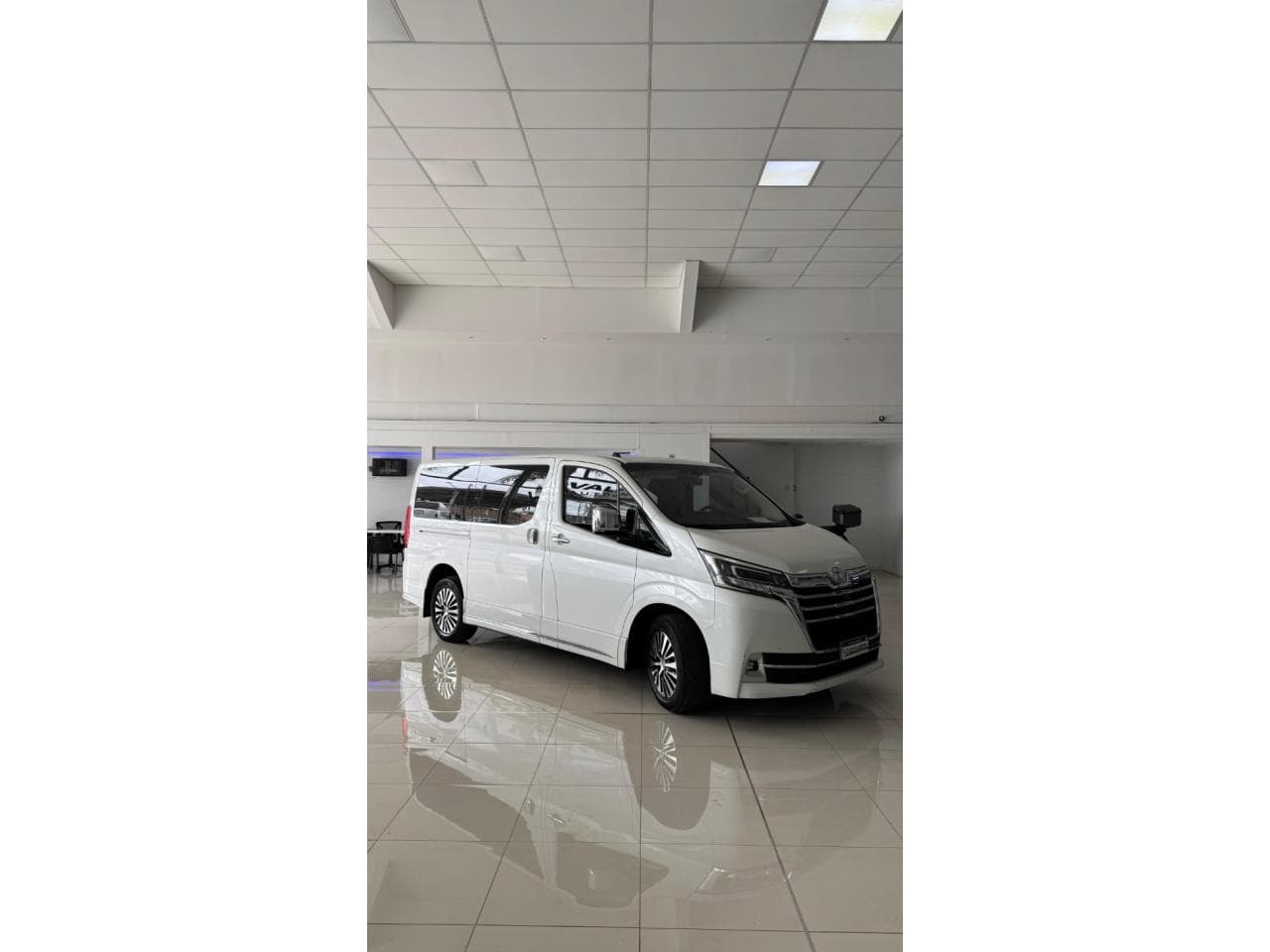 Toyota Hiace 2.8 Wagon 9 Pasajeros Año 2023