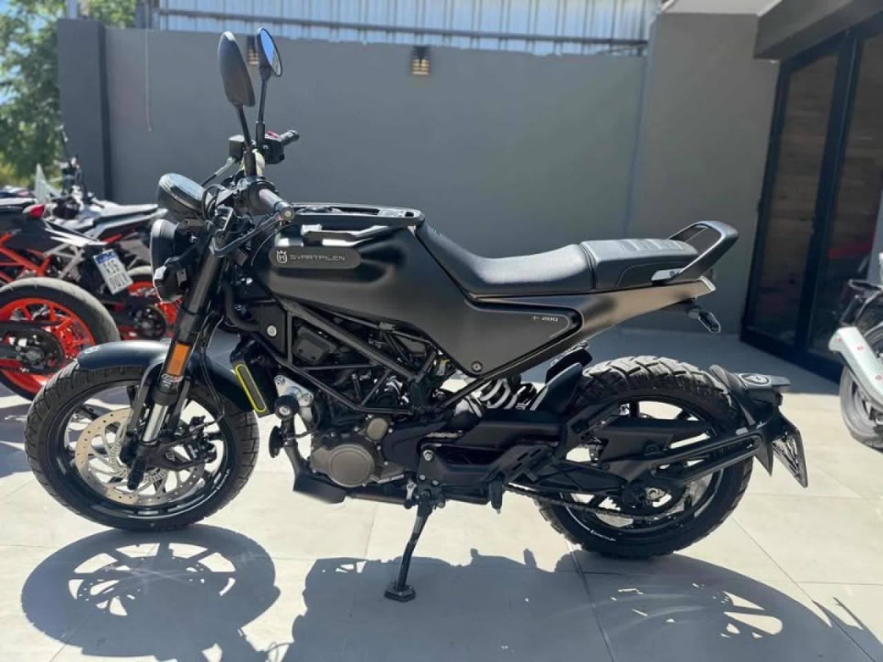 Husqvarna Svartpilen 200 2023