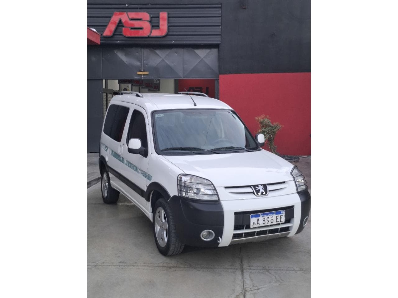 Peugeot Partner Patagónica 1.6 115 Vtc Plus 2017 Impecable