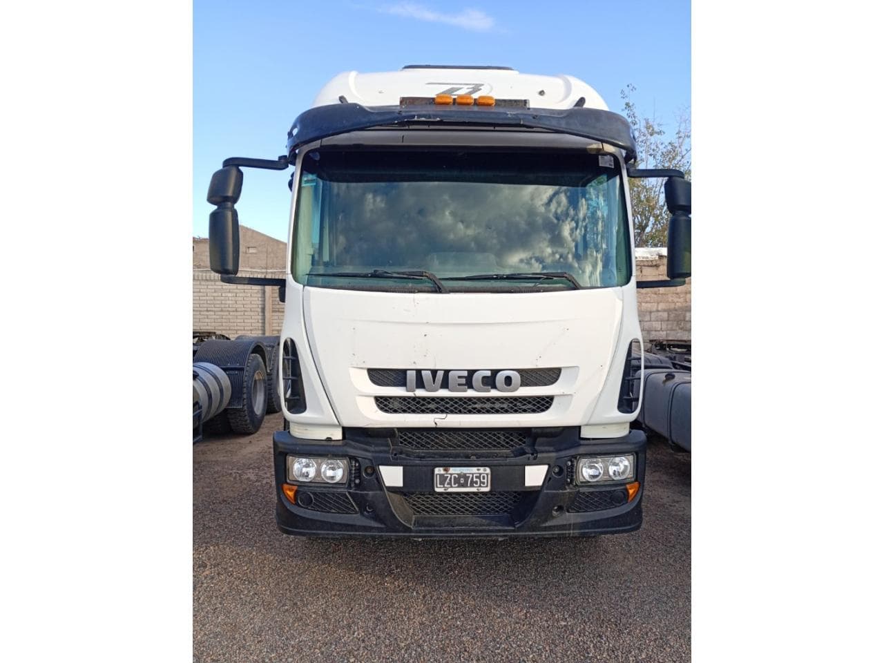 Iveco - Cursor 330	- Año 2012