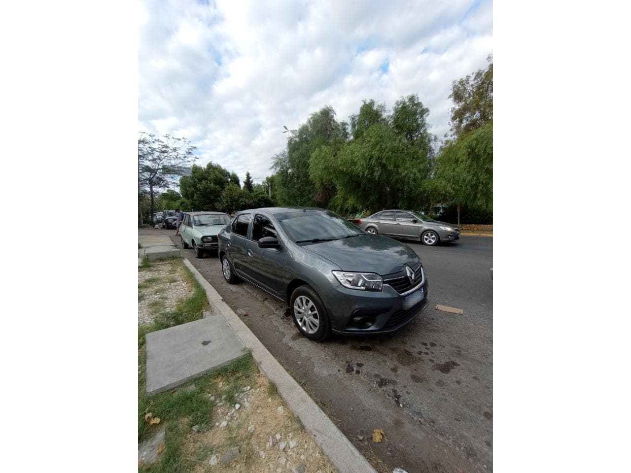 Renault Logan 1.6. Impecable 2023