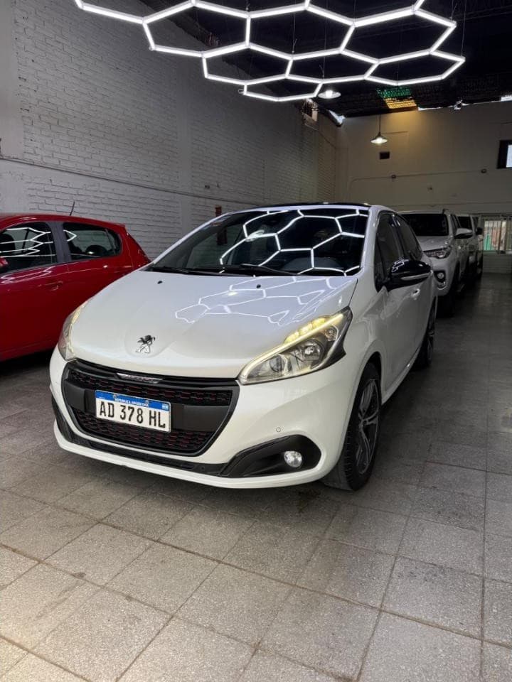 Peugeot 208 Gt 2019 67.000km Impecable