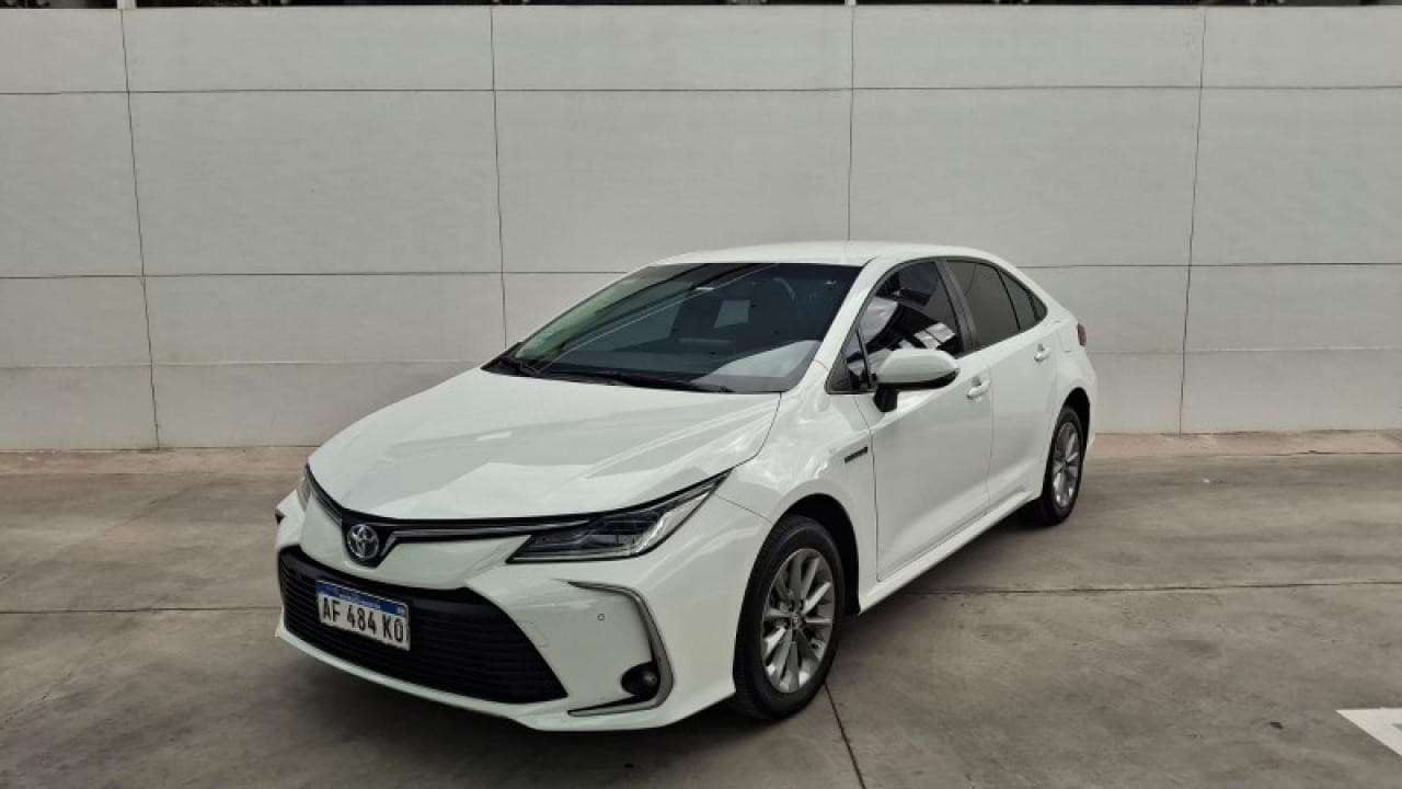 Toyota Corolla Hev 1.8 Xei  Ecvt  2022 $ 32.667.000+ Transferencia $ 2.000.000. Financiacion