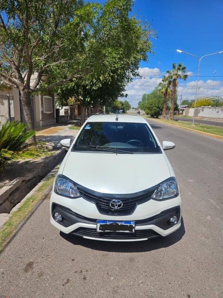 Toyota Etios Xls At 2020 4p